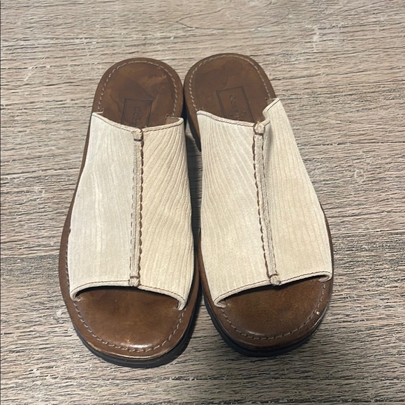 Cole‎ Haan Cream and Brown Slip-On Sandals - Picture 1 of 6